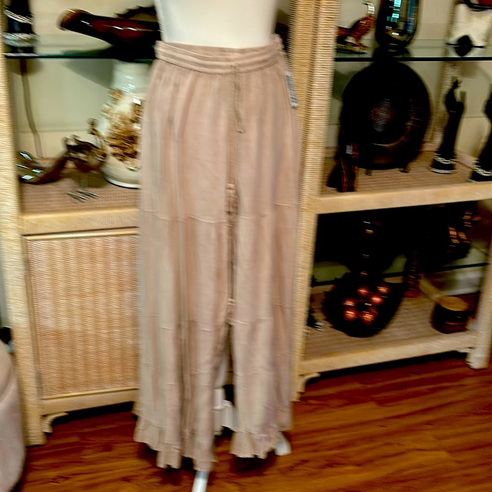 I Have A Very Nice Wide Leg Pair Pant Color Is Be… - image 1